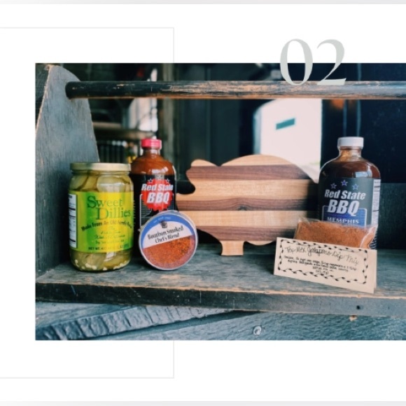 Pig Wooden Charcuterie / Cutting Board Walnut & Maple Size Medium - Picture 3 of 4